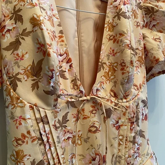 House of CB Floral Dress "Imani" - Picture 2 of 6